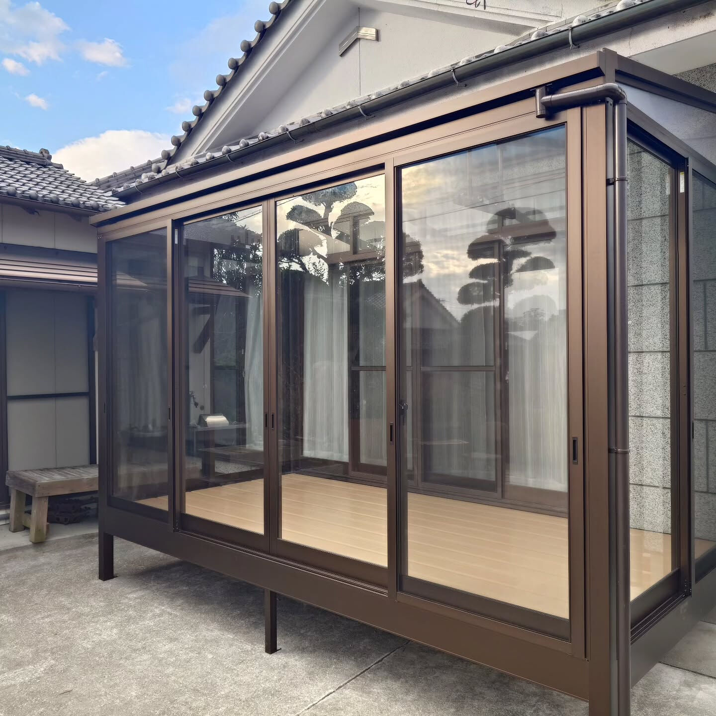 無事に【YKKapソラリア】サンルーム施工が完了いたしました