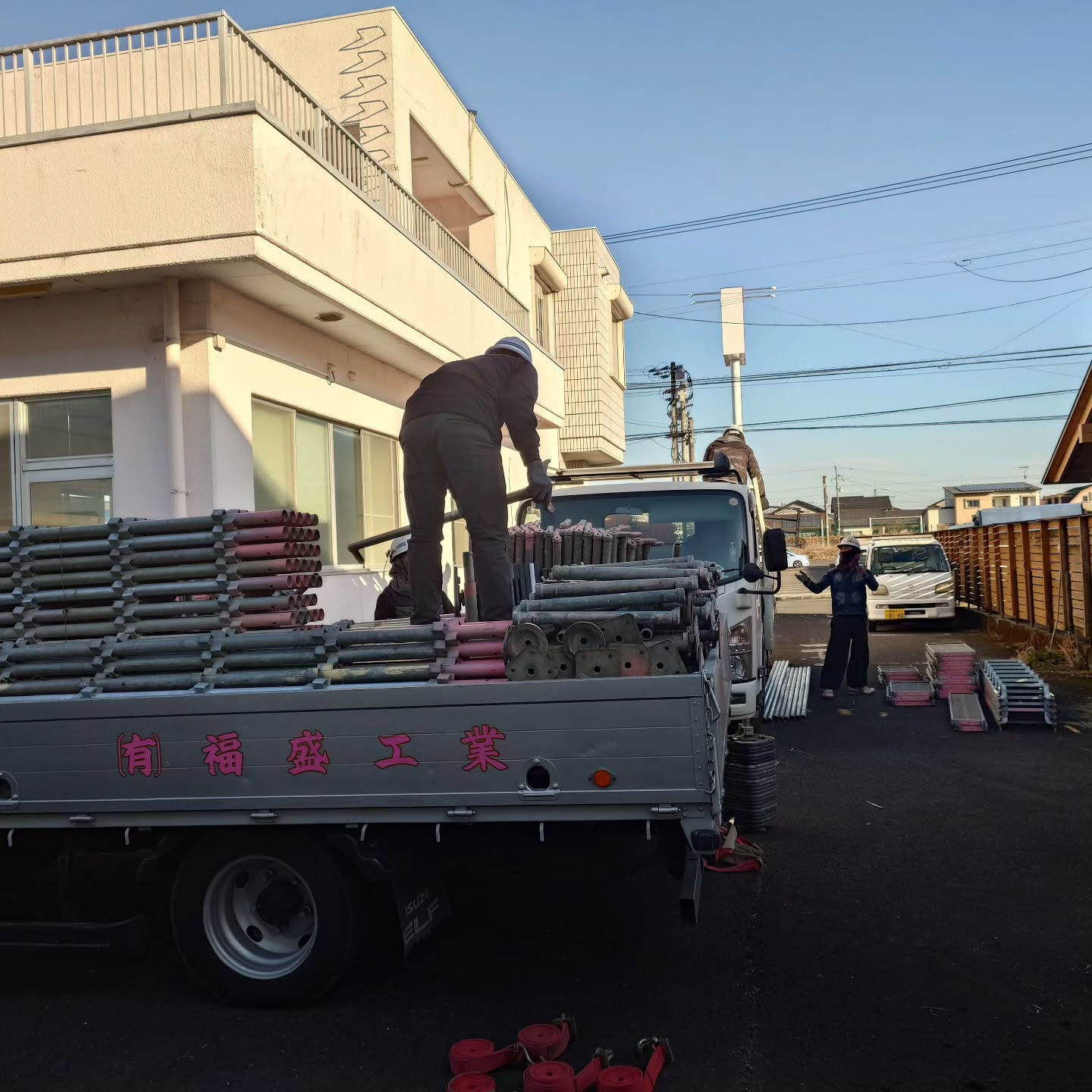 今日は誠一郎班のプロジェクトのご紹介です🔨✨ ただいま進行中